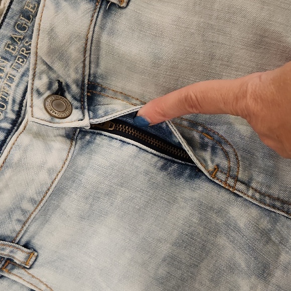 Lightwash, stonewash American eagle jeggings size 16! - Picture 8 of 10